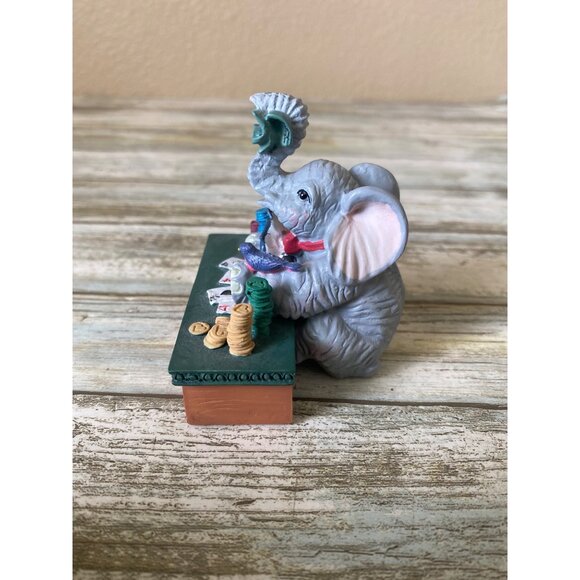 LuckyPhants #1041 Livingston Elephant Playing Cards Figurine Banberry Designs - Picture 8 of 13